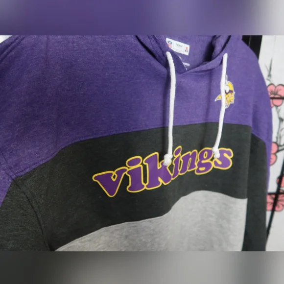 Women's Purple and Gray Colorblock Vikings Hoodie Size Medium - Picture 11 of 13